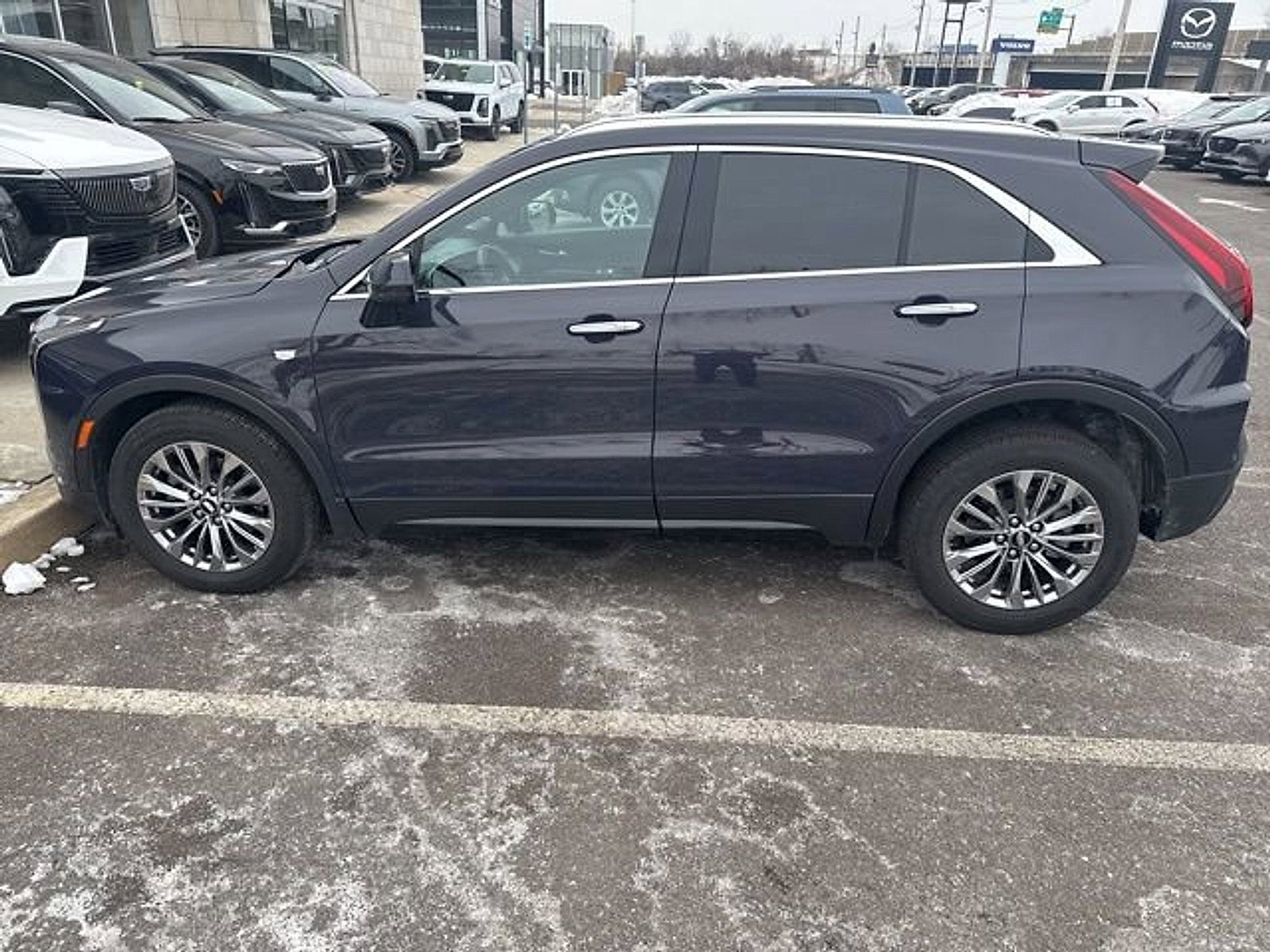 2024 Cadillac XT4 Premium Luxury