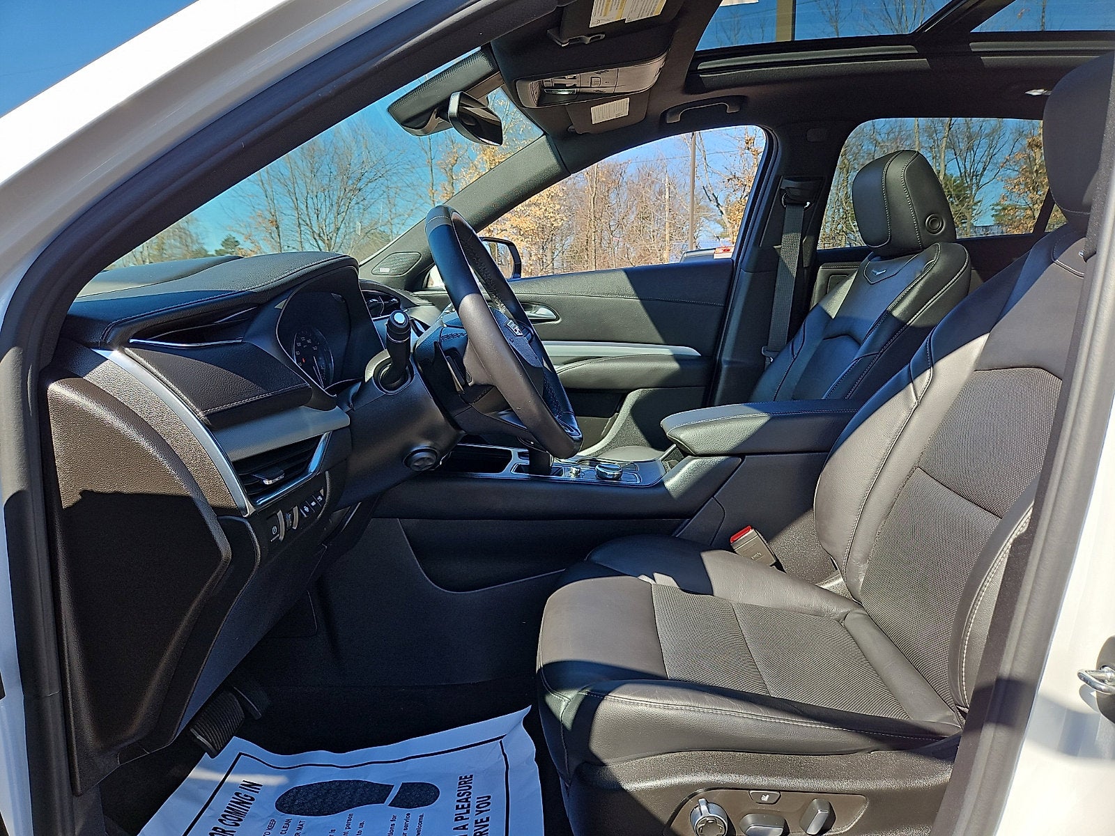 2023 Cadillac XT4 Premium Luxury