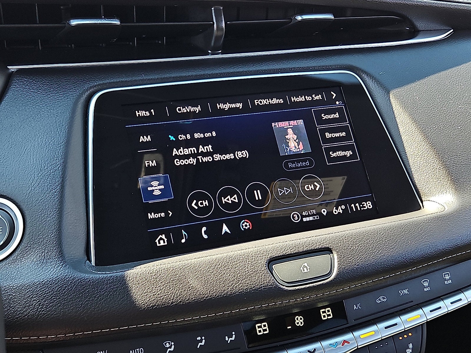 2023 Cadillac XT4 Premium Luxury