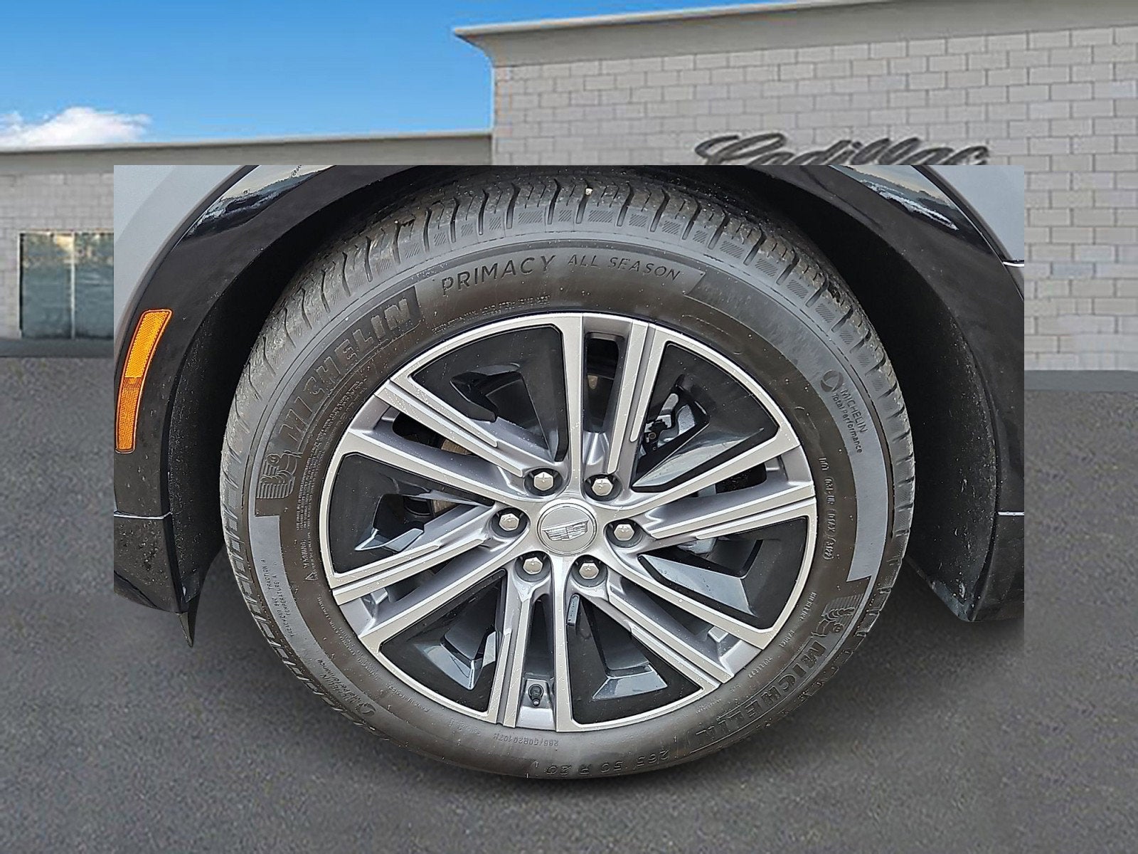 2023 Cadillac LYRIQ Luxury