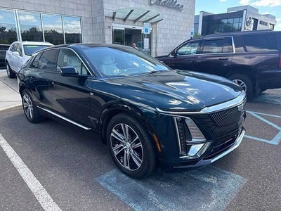 2024 Cadillac LYRIQ Luxury 2
