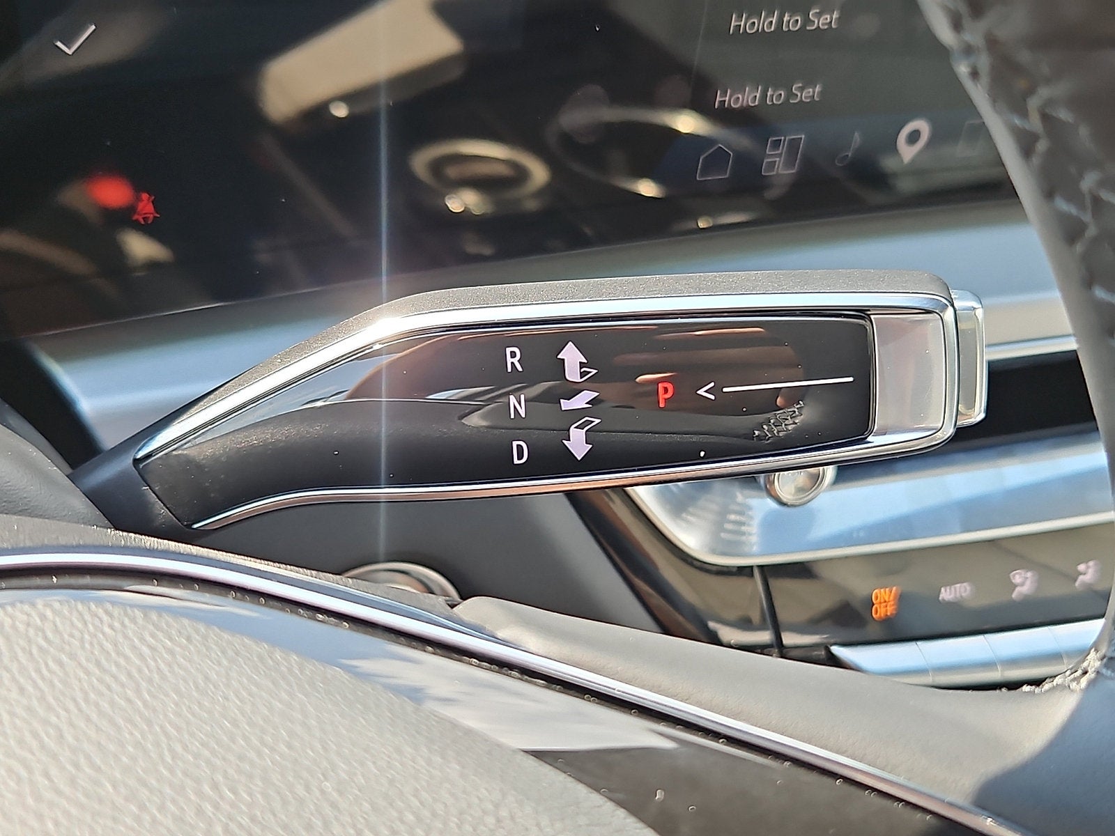 2024 Cadillac LYRIQ Luxury 2