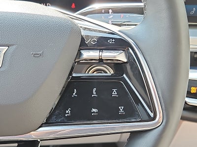 2024 Cadillac LYRIQ Luxury 2
