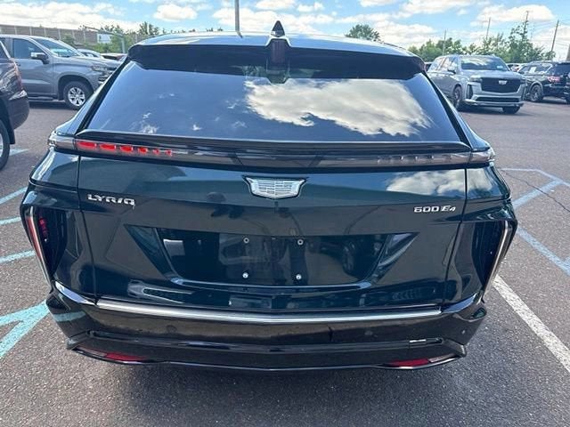 2024 Cadillac LYRIQ Luxury 2