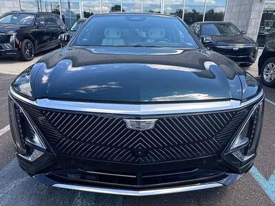 2024 Cadillac LYRIQ Luxury 2