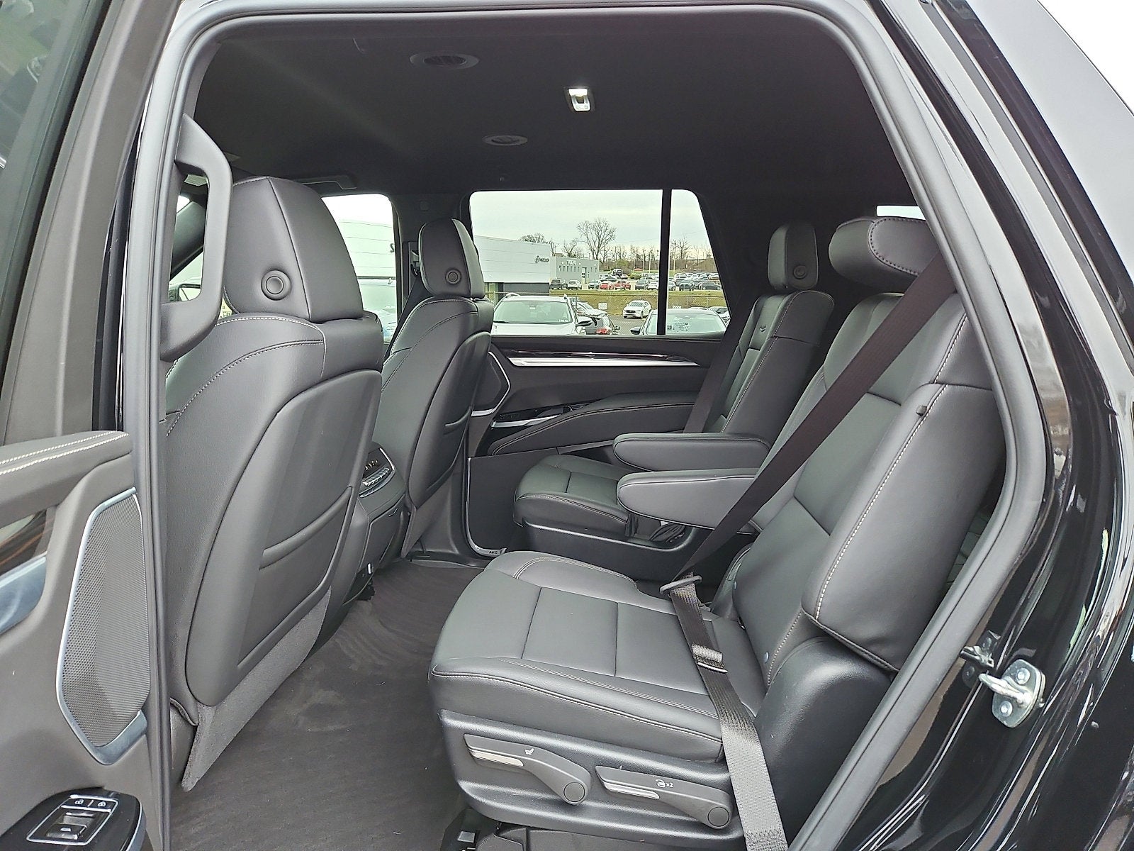 2025 Cadillac Escalade Luxury