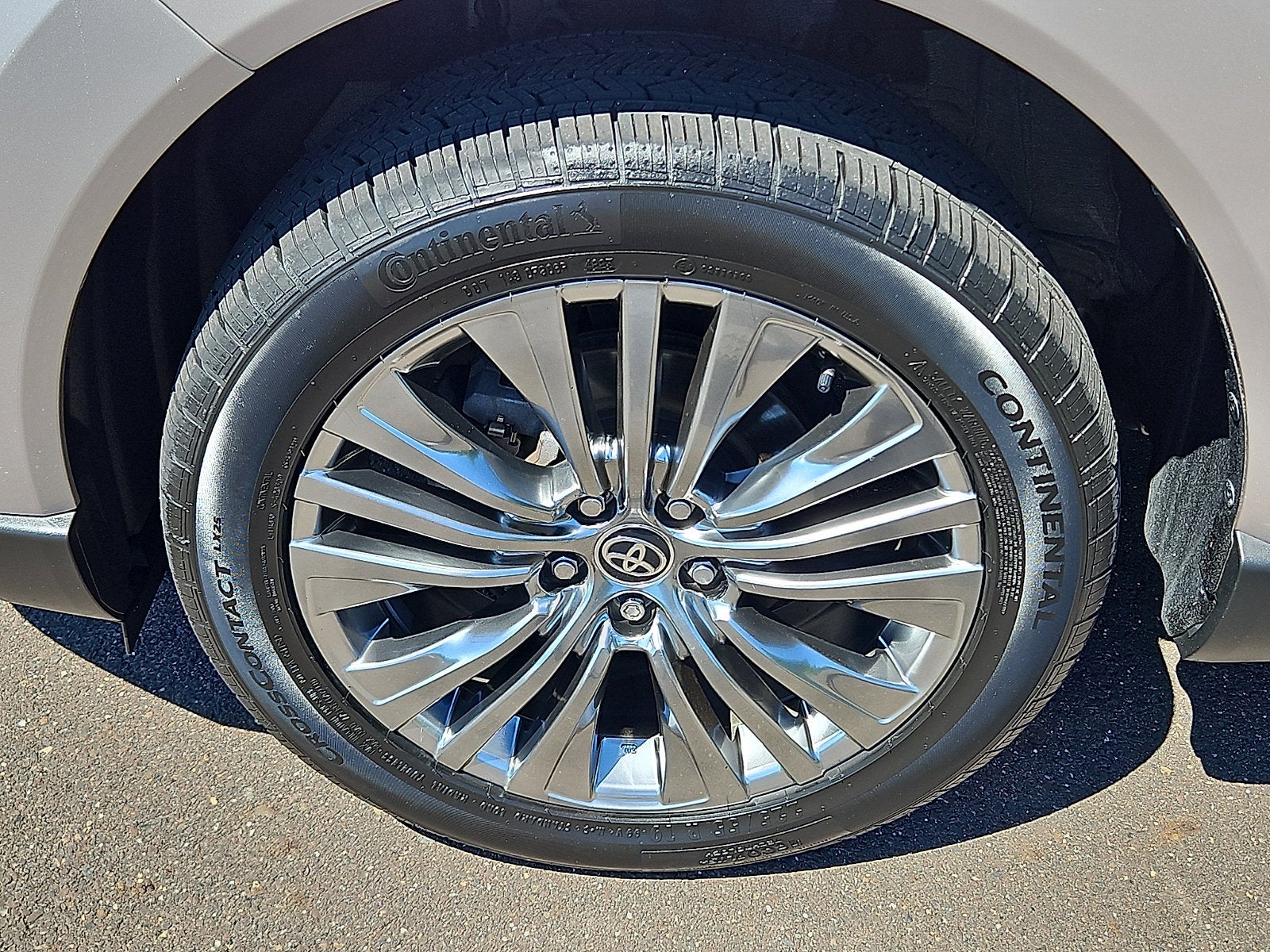 2024 Toyota Venza LE