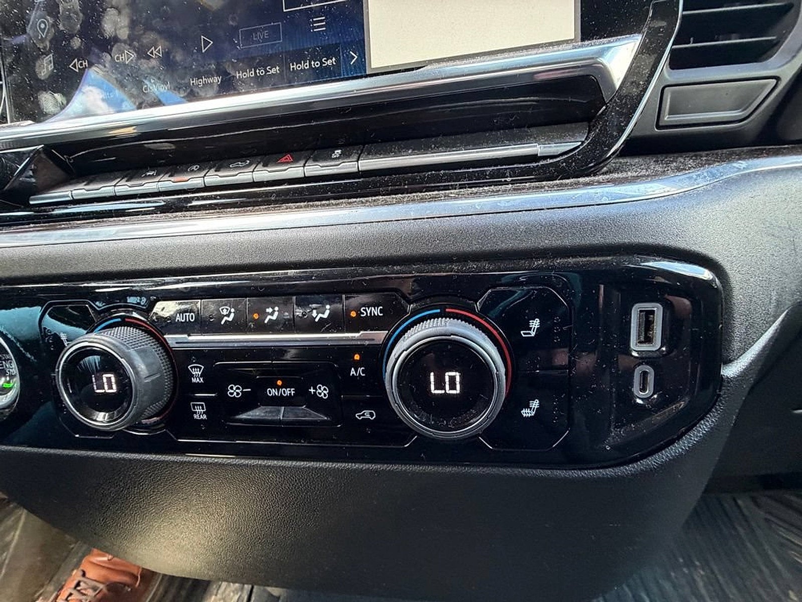 2022 Chevrolet Silverado 1500 LT (2FL)