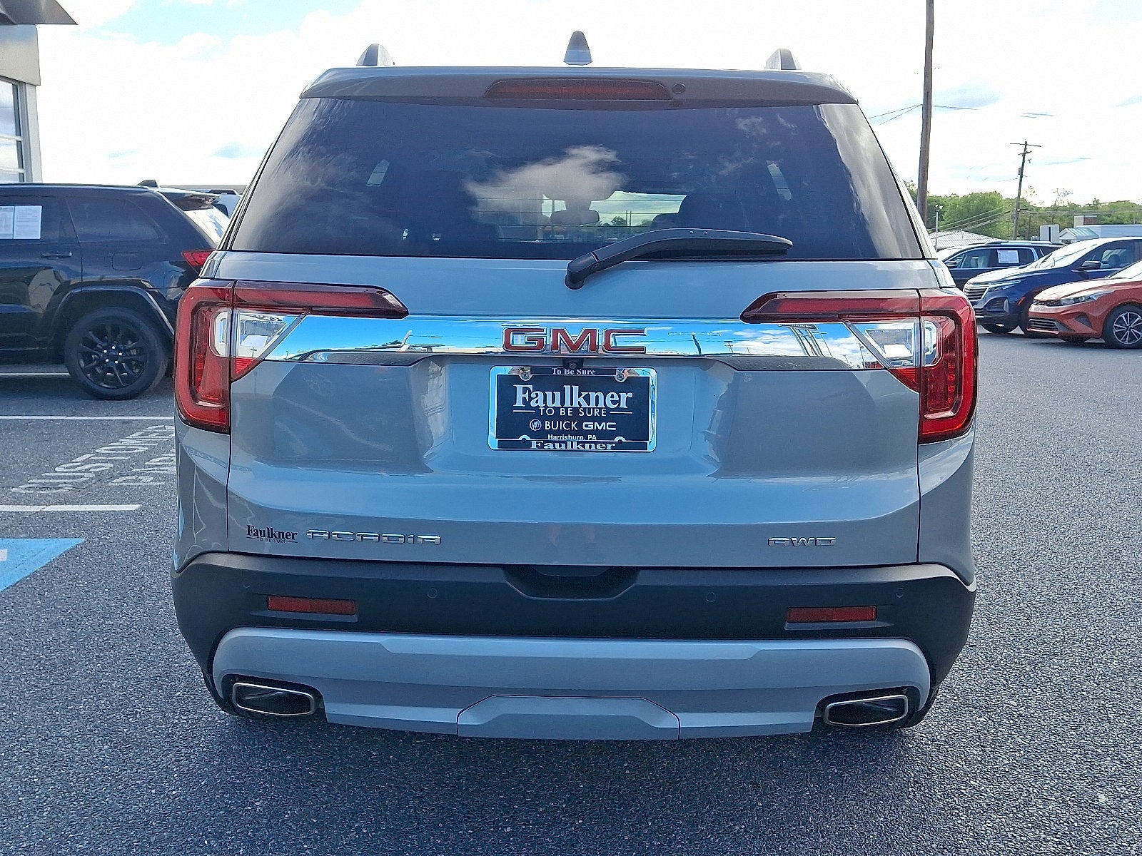 2023 GMC Acadia SLE