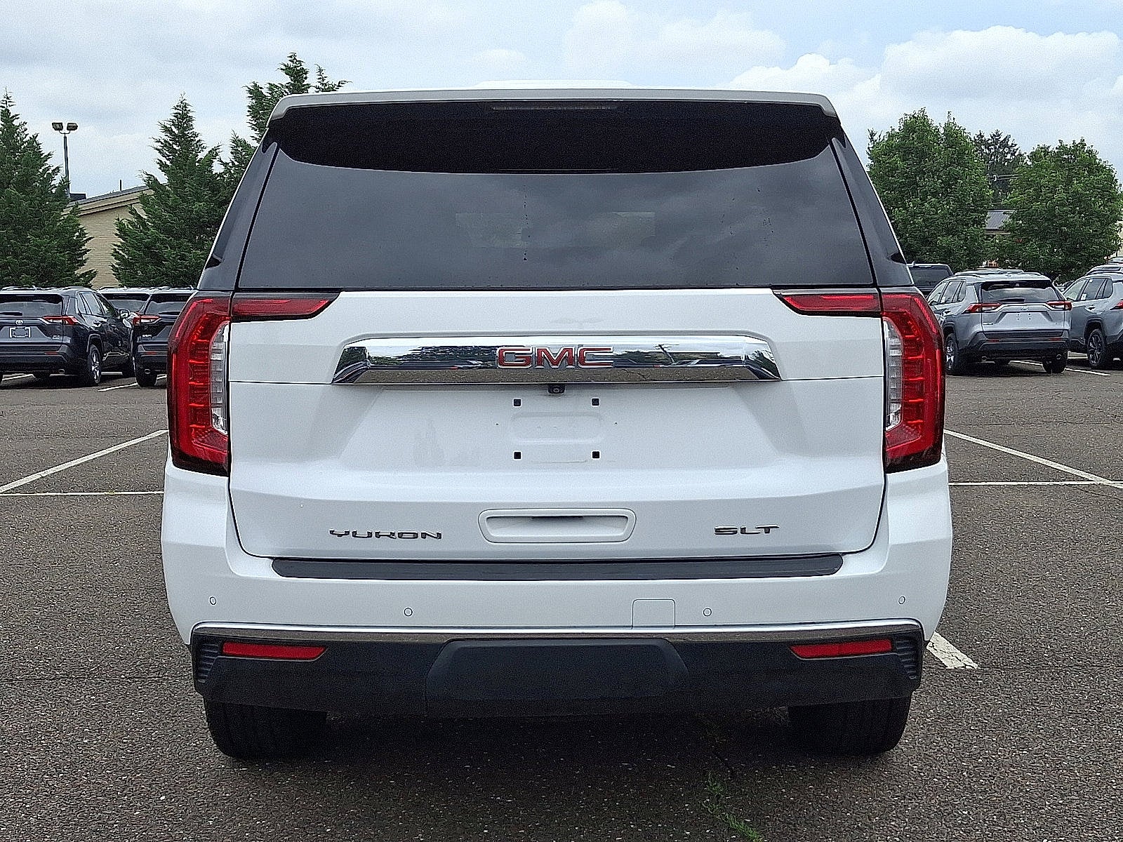 2024 GMC Yukon SLT
