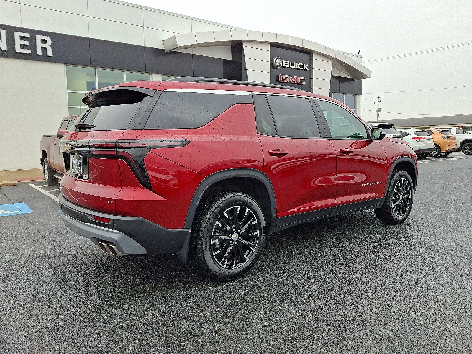 2024 Chevrolet Traverse LT