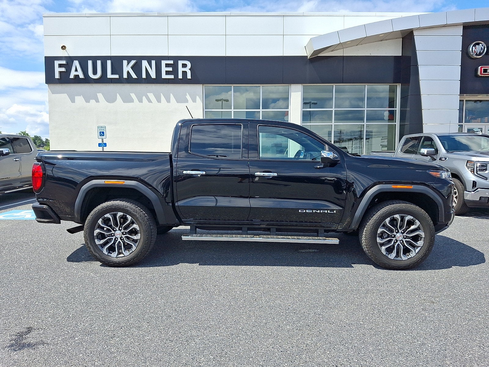 2023 GMC Canyon Denali