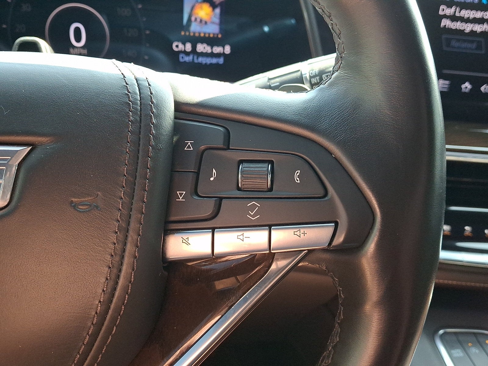 2023 Cadillac Escalade 4WD Sport Platinum
