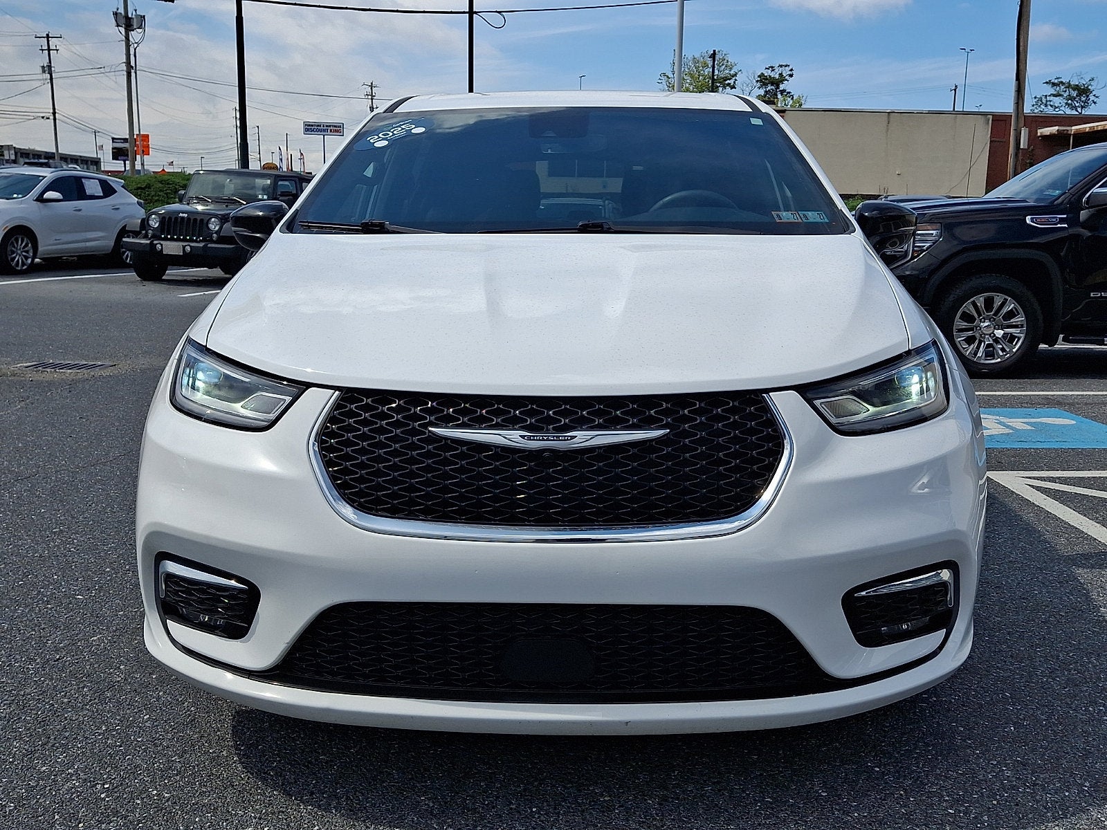 2025 Chrysler Pacifica Select