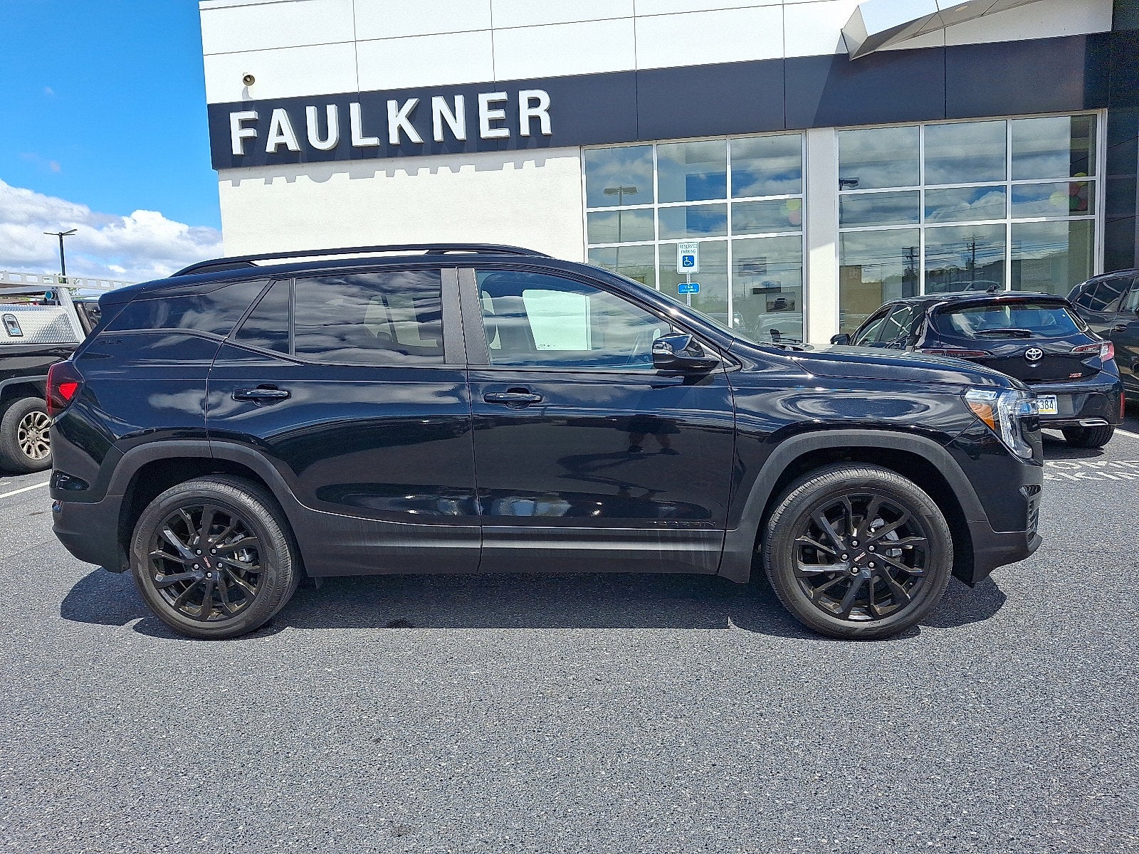 2023 GMC Terrain SLE