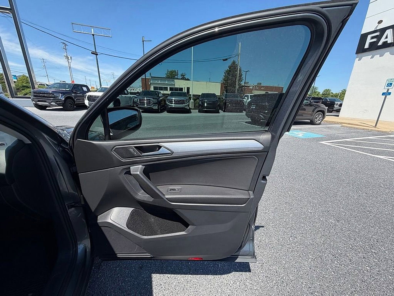 2022 Volkswagen Tiguan S