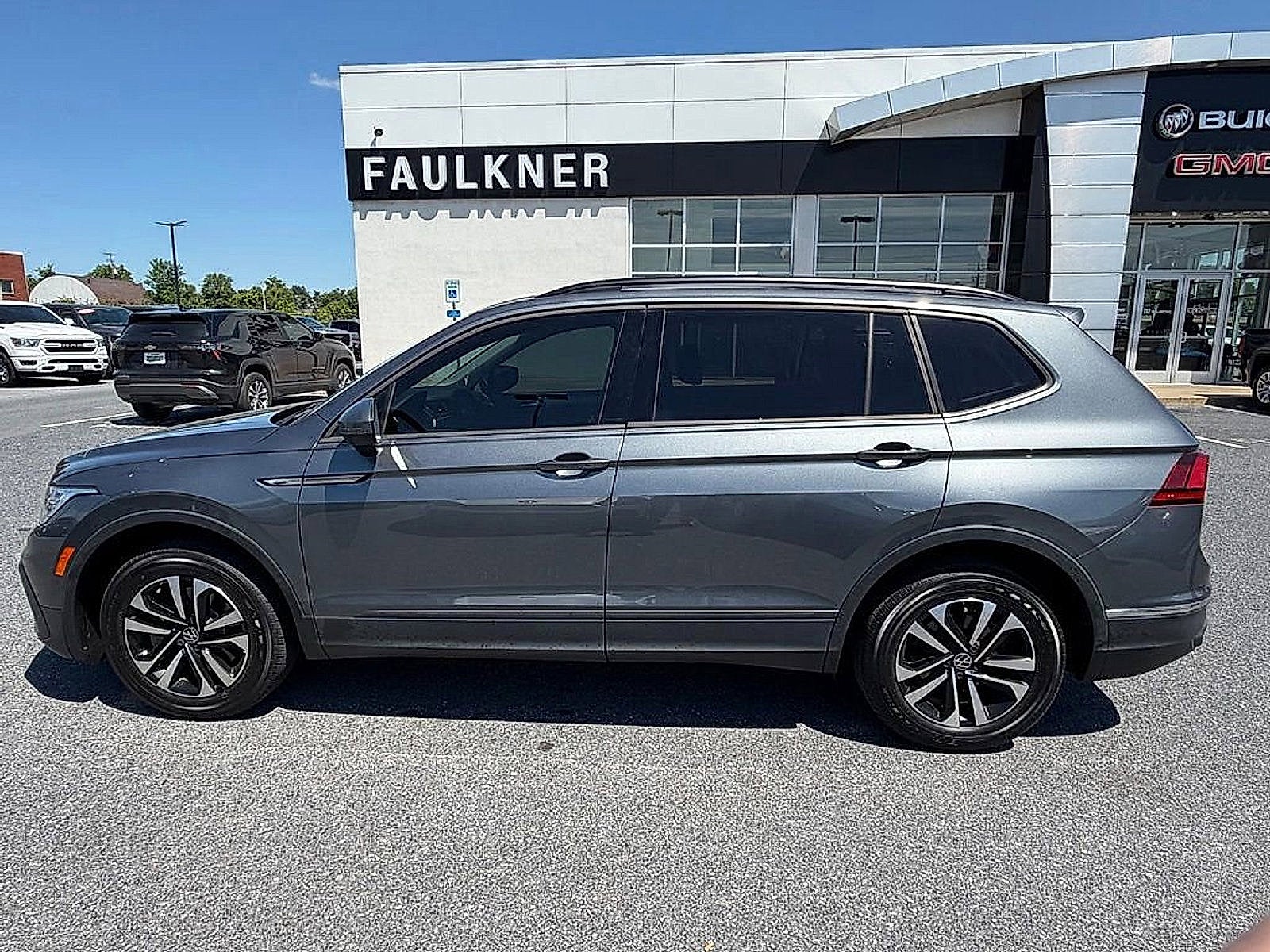 2022 Volkswagen Tiguan S