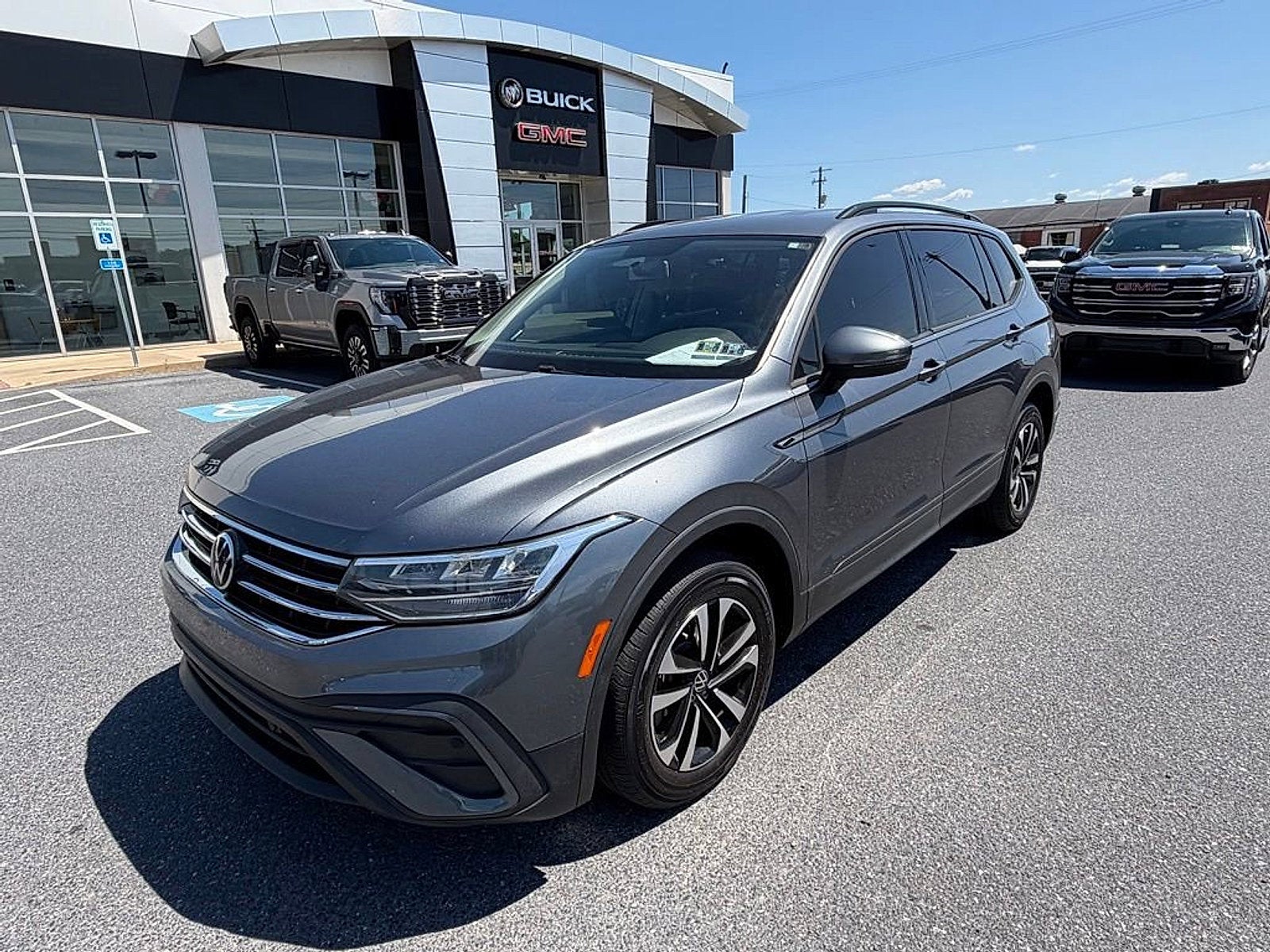2022 Volkswagen Tiguan S