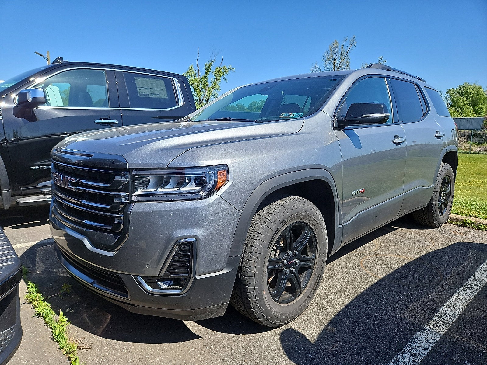 2023 GMC Acadia AT4