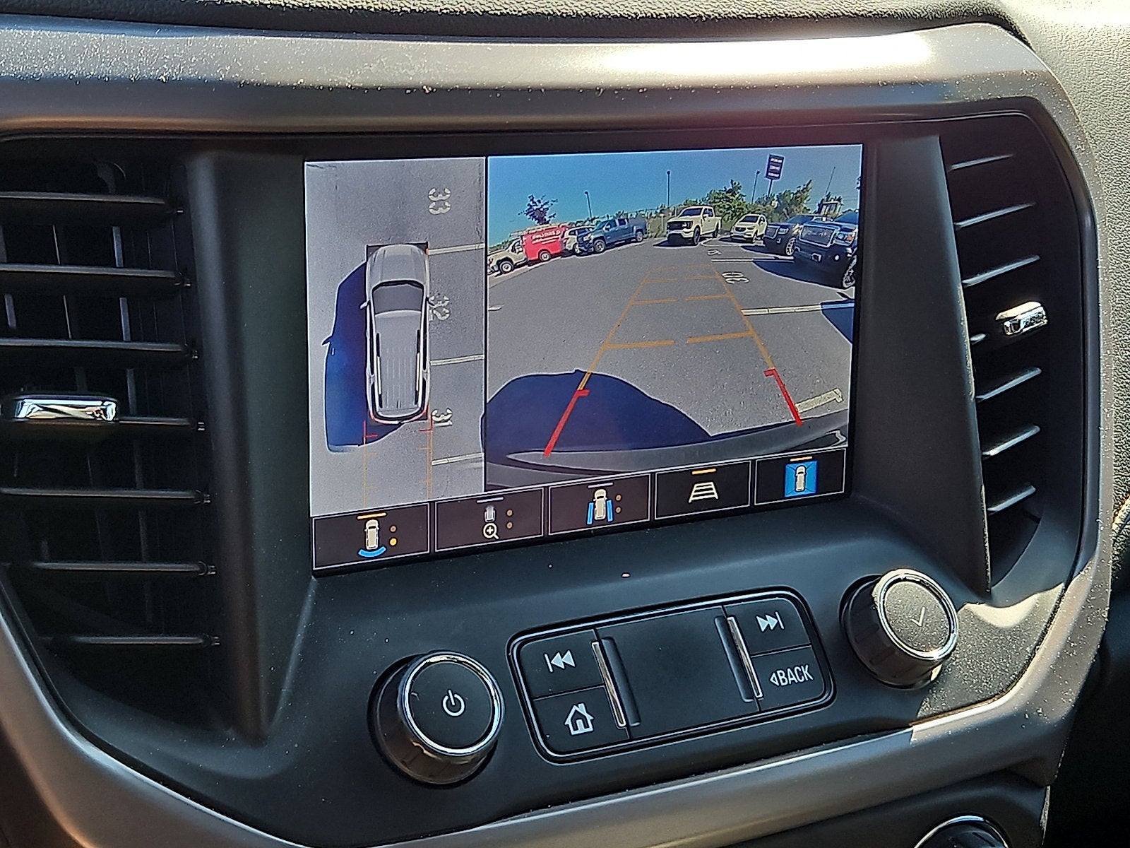 2023 GMC Acadia AT4