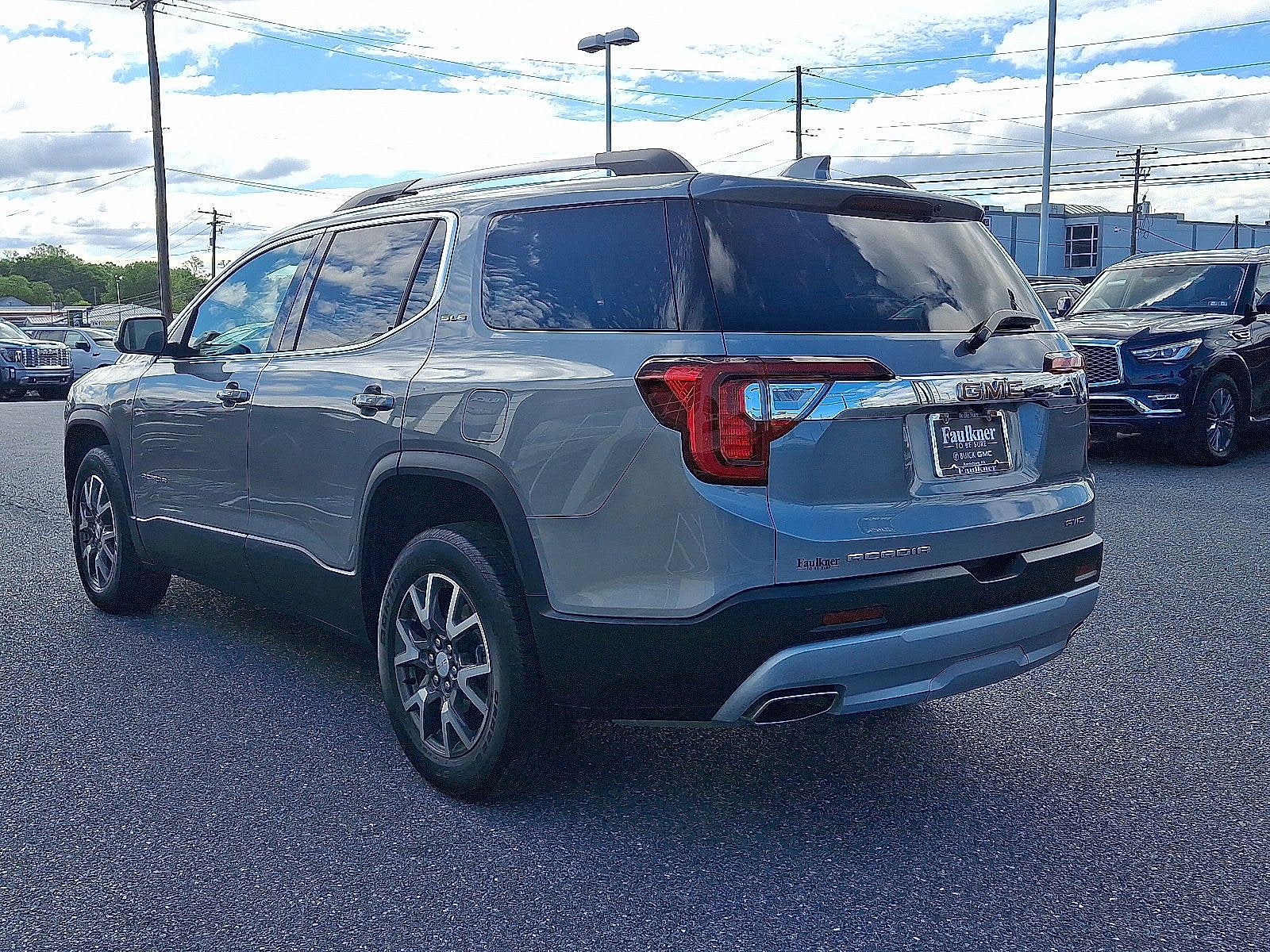 2023 GMC Acadia SLE