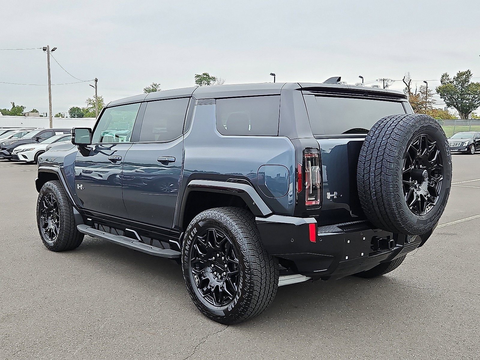 2025 GMC HUMMER EV SUV 2X