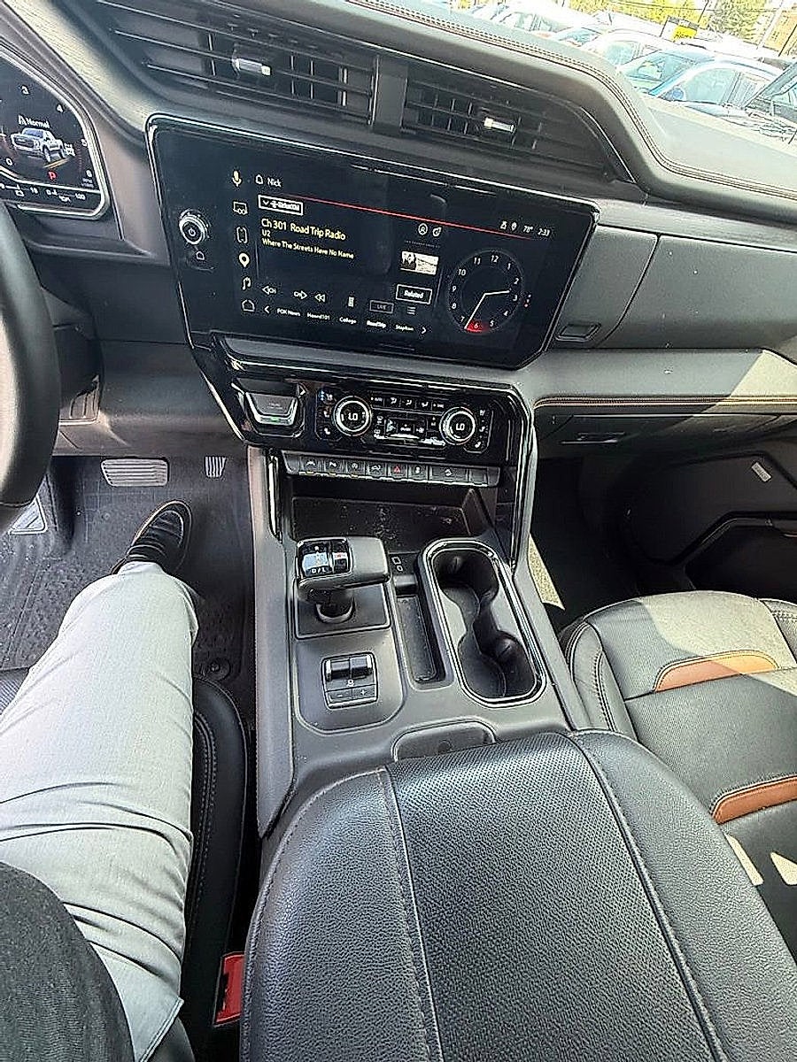 2023 GMC Sierra 1500 AT4