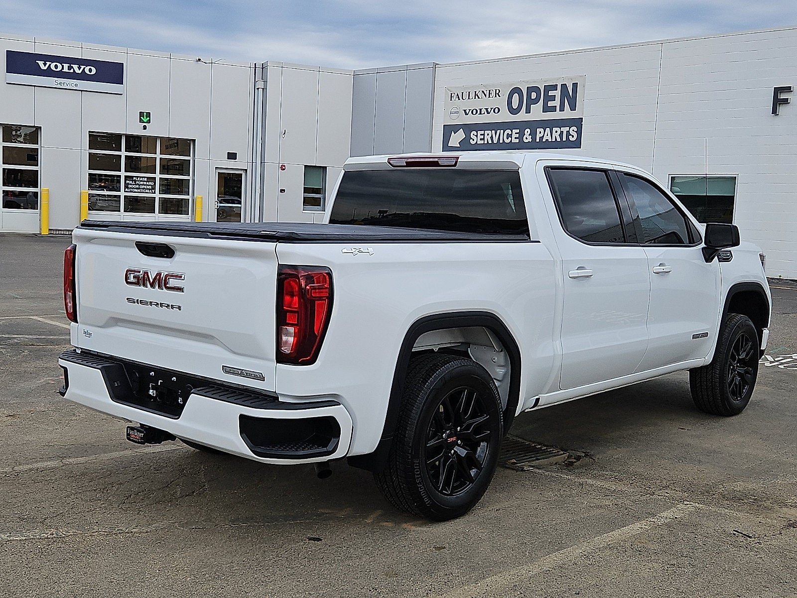 2024 GMC Sierra 1500 Elevation
