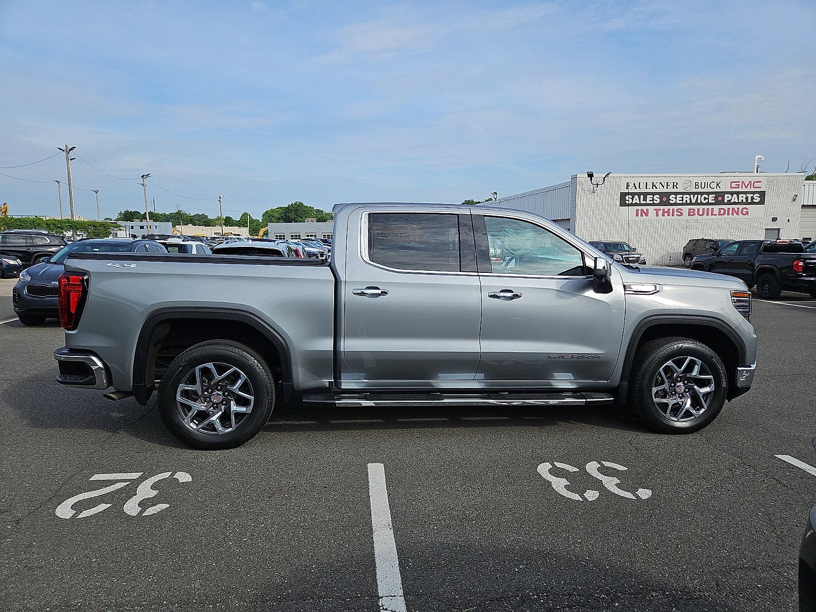 2023 GMC Sierra 1500 SLT