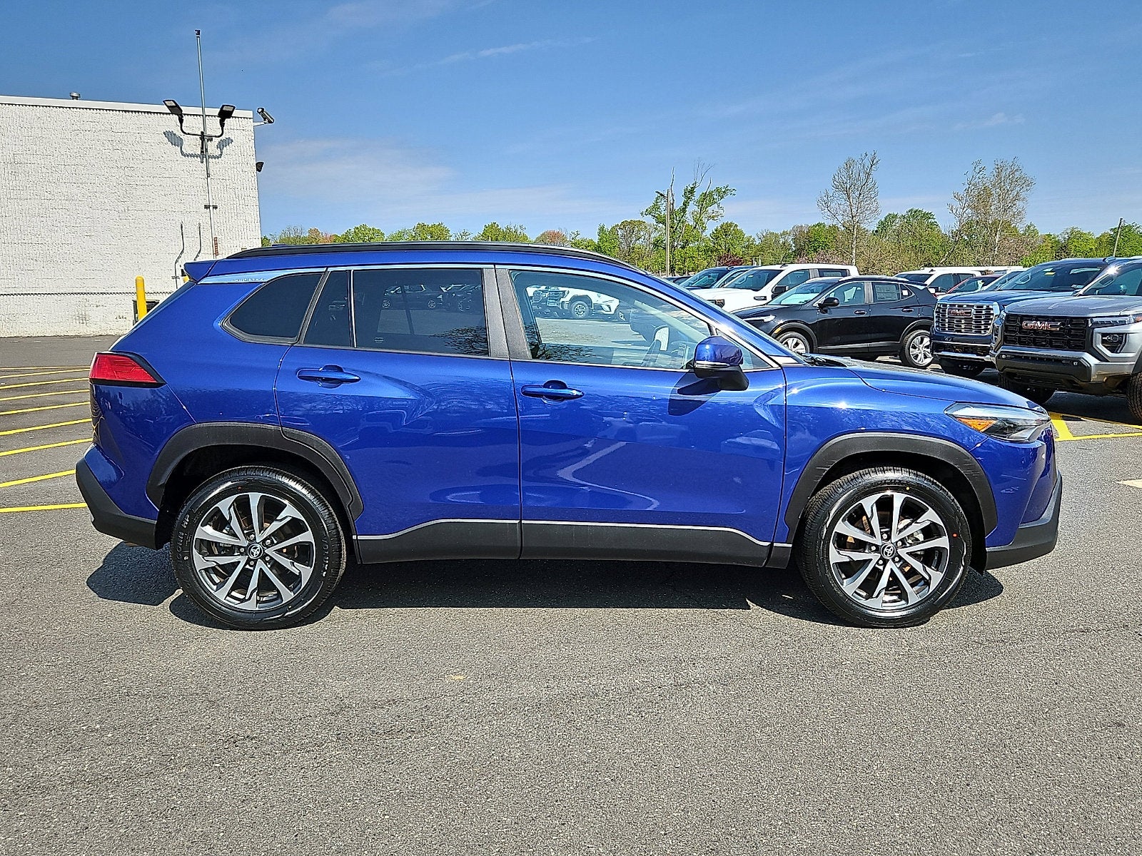 2023 Toyota Corolla Cross XLE