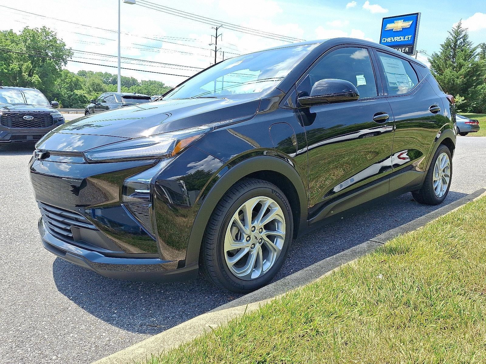 2027 Chevrolet Bolt FWD 4dr LT