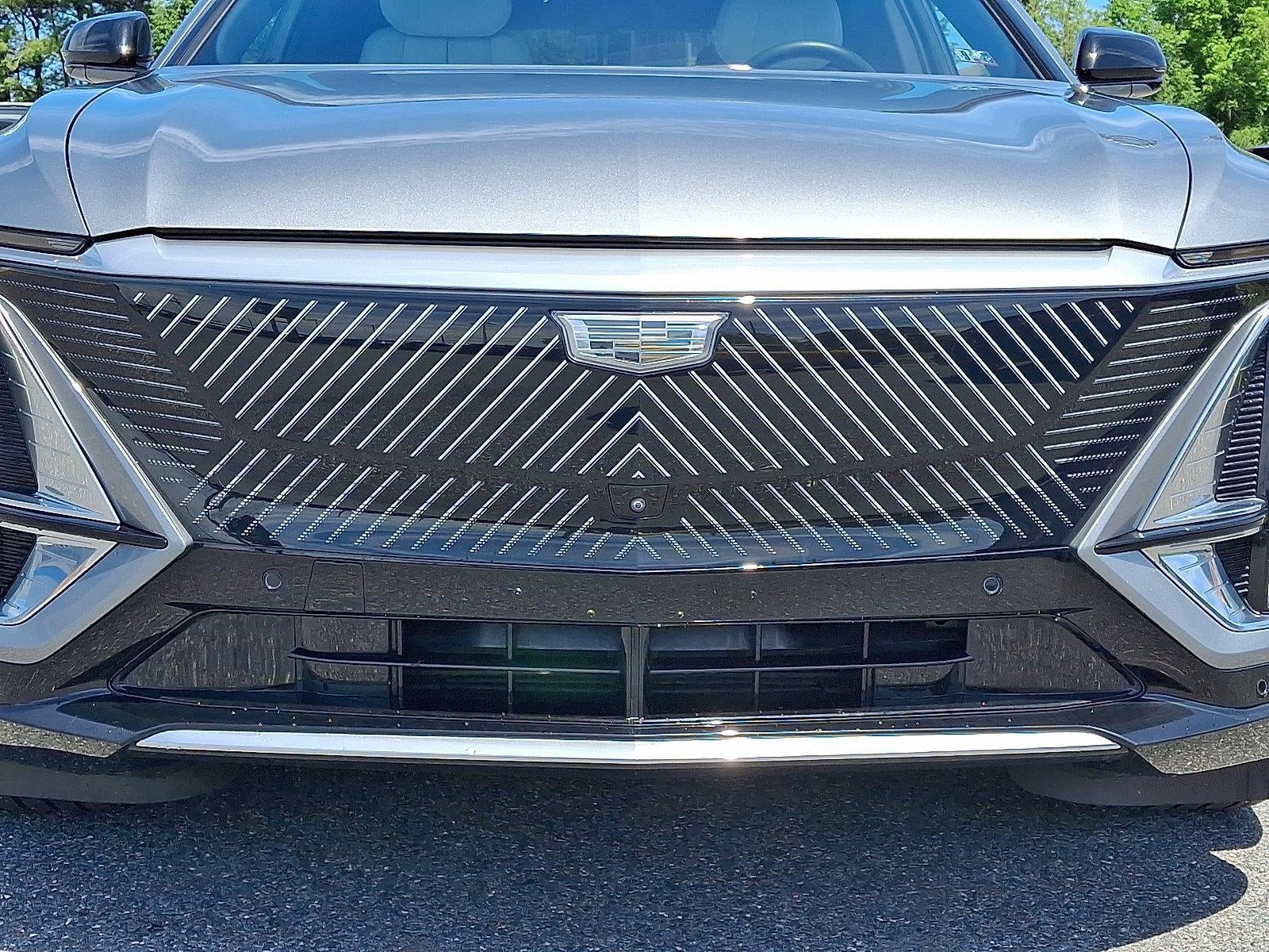 2024 Cadillac LYRIQ Luxury 1