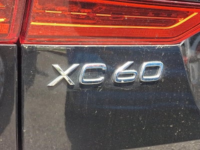 2023 Volvo XC60 B5 Plus Dark Theme