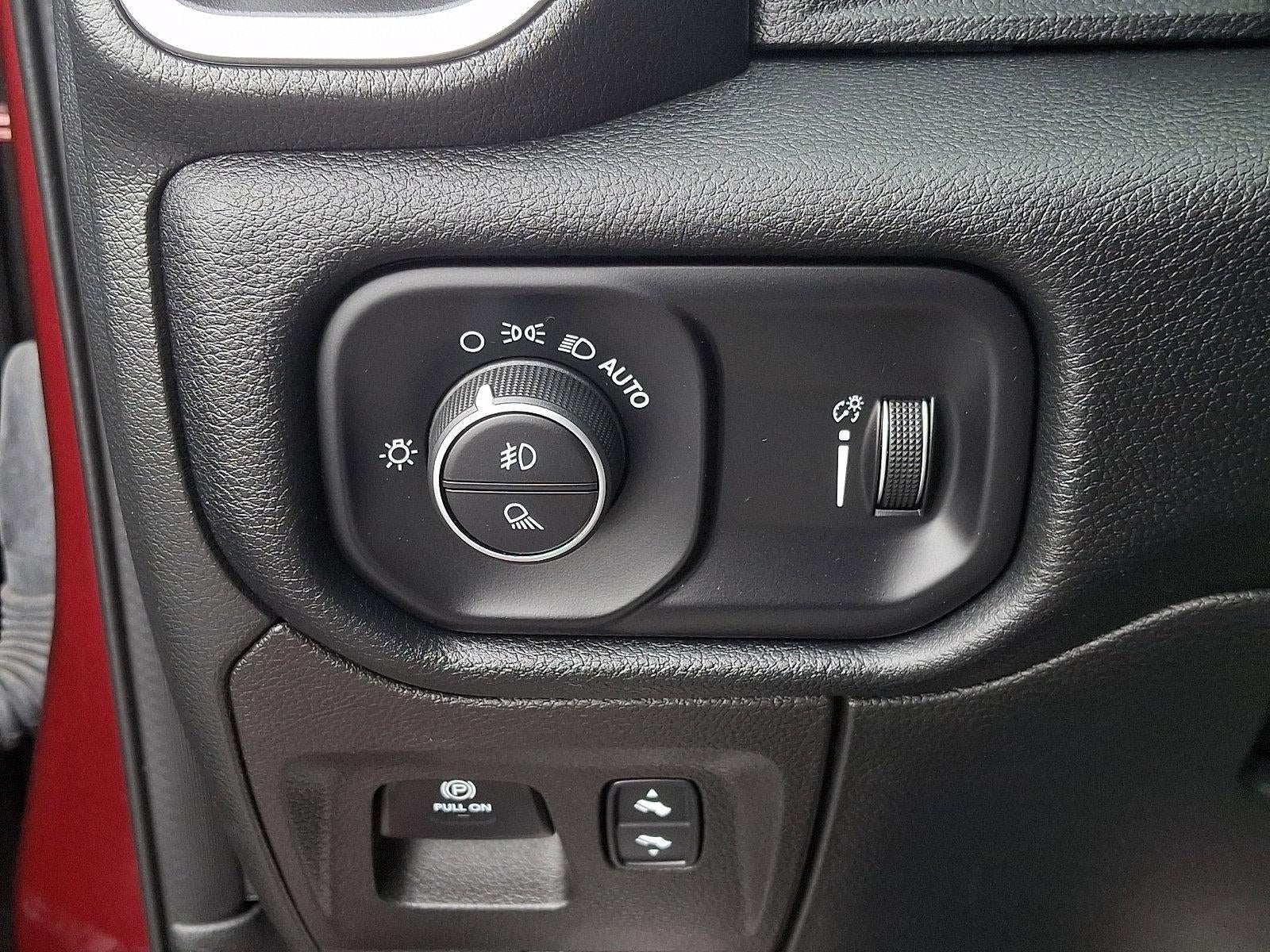 2022 RAM 1500 Big Horn 4x4 Crew Cab 5'7" Box