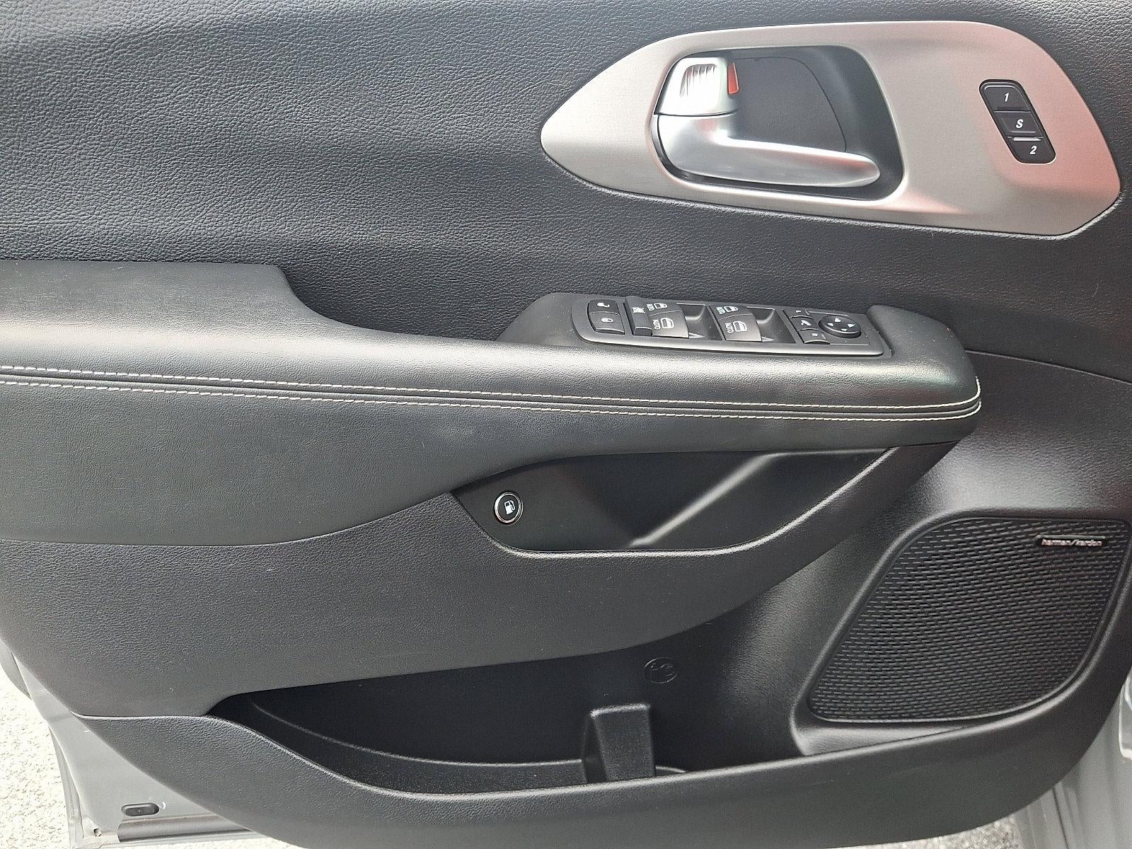 2020 Chrysler Pacifica Hybrid Red S FWD