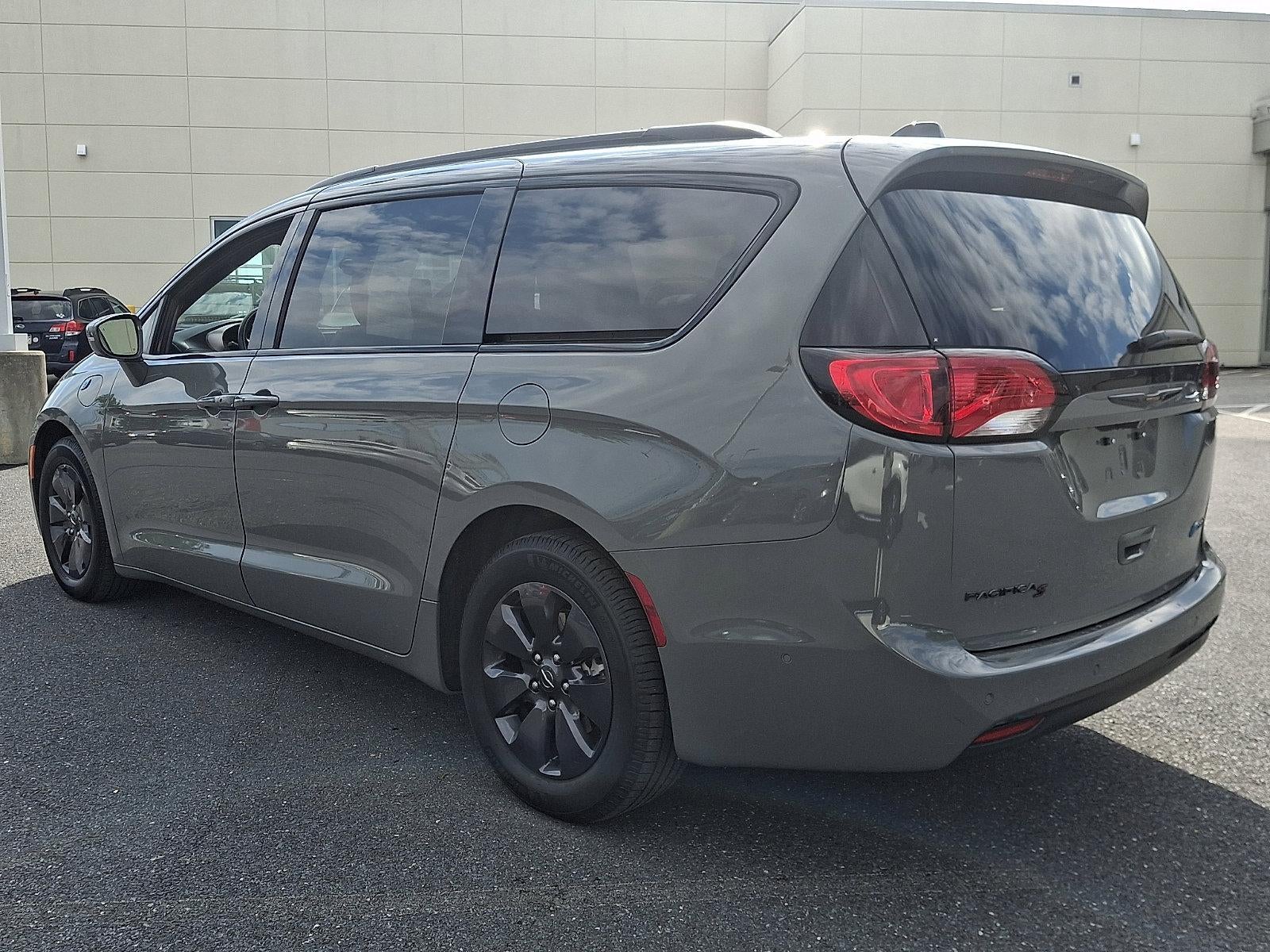 2020 Chrysler Pacifica Hybrid Red S FWD