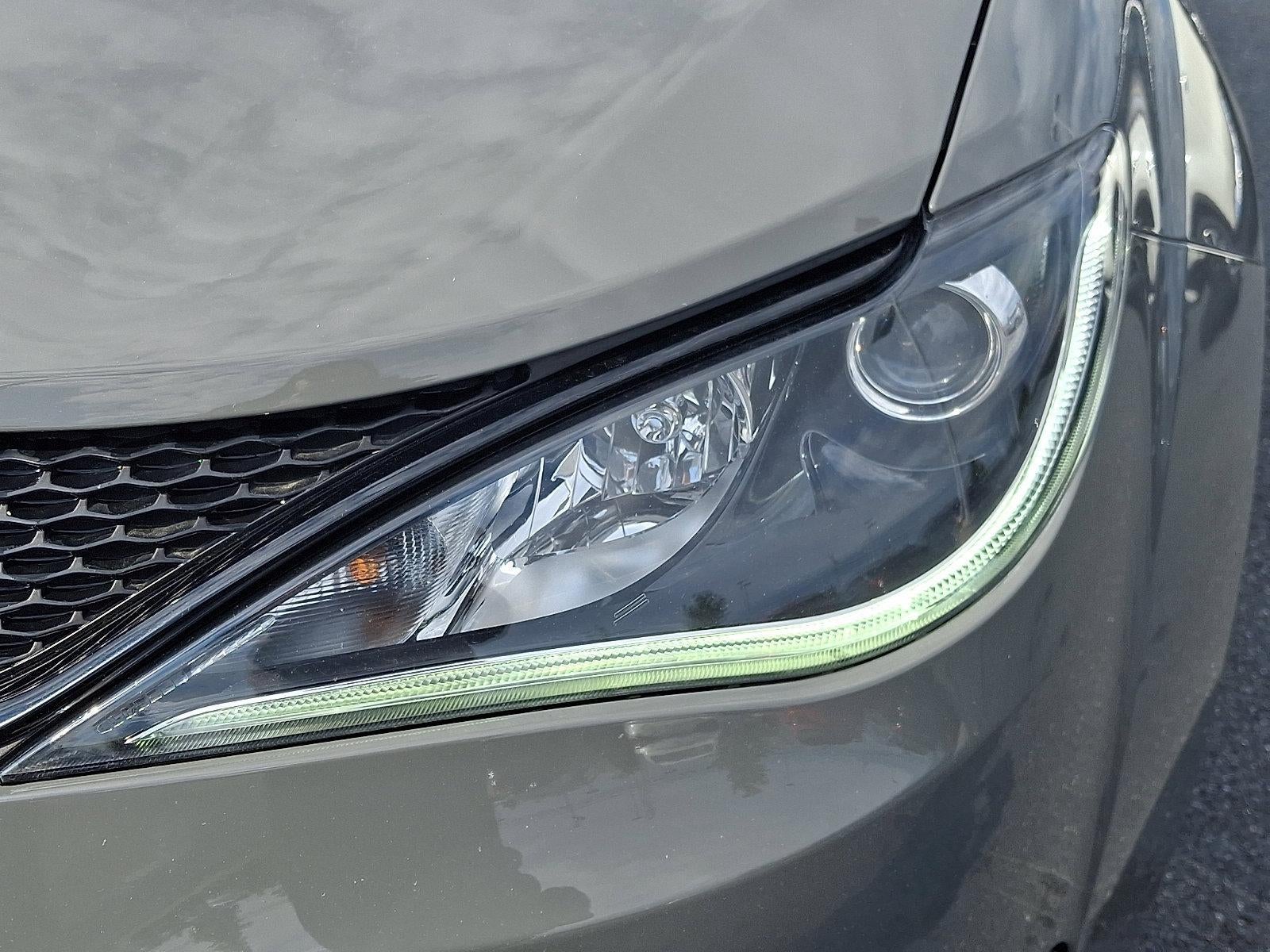 2020 Chrysler Pacifica Hybrid Red S FWD