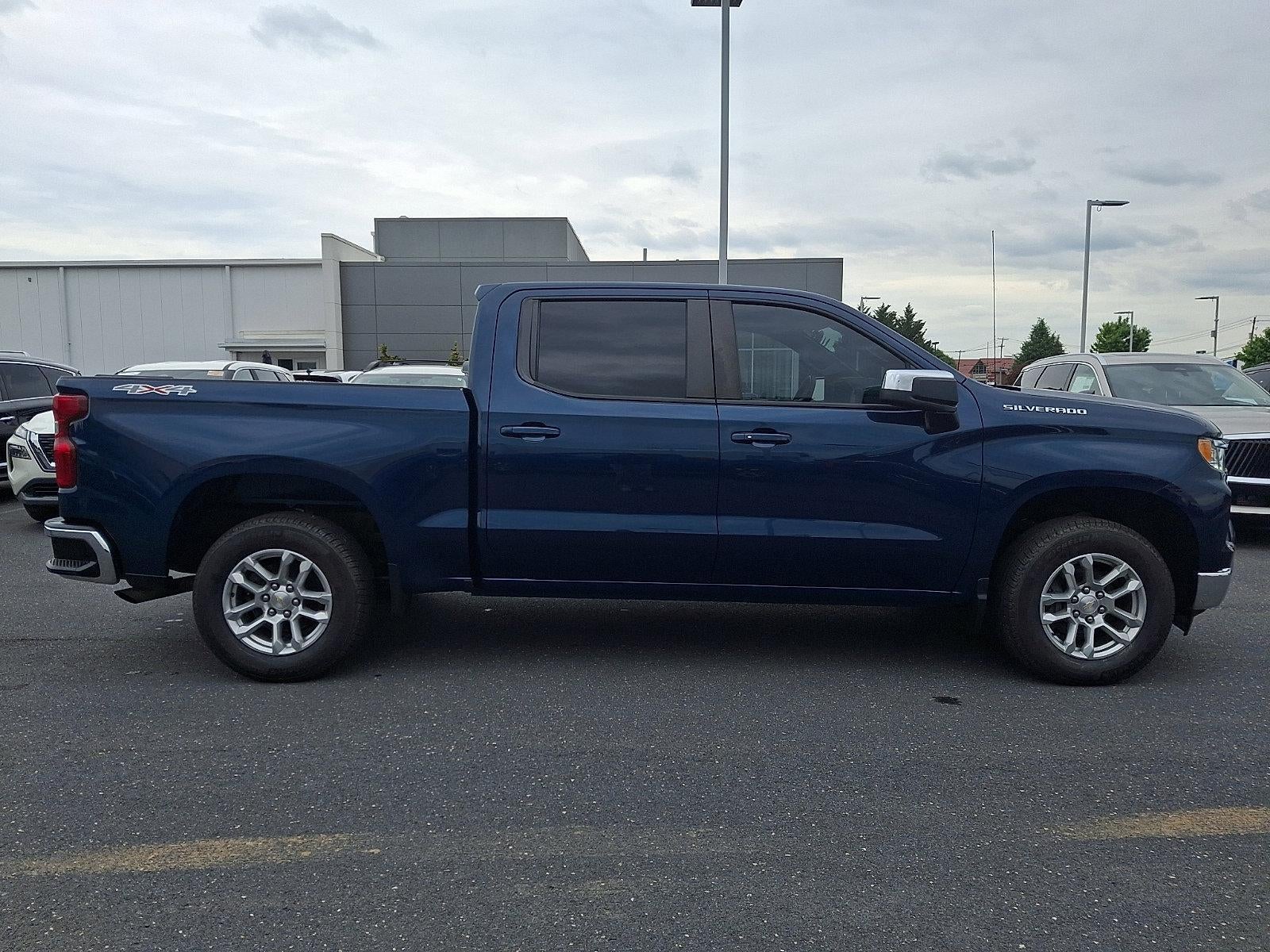 2023 Chevrolet Silverado 1500 Crew Cab Short Box 4-Wheel Drive LT 2FL