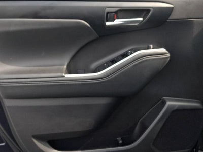 2025 Toyota Highlander XLE AWD (Natl)