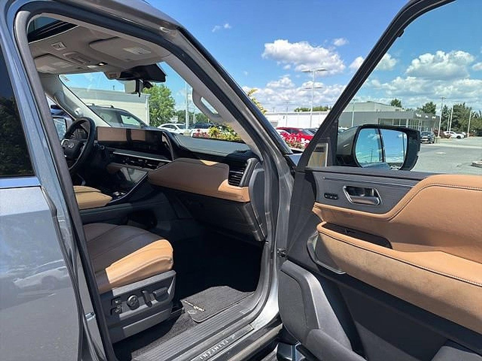 2025 INFINITI QX80 SENSORY AWD