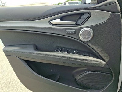 2025 Alfa Romeo Stelvio AWD