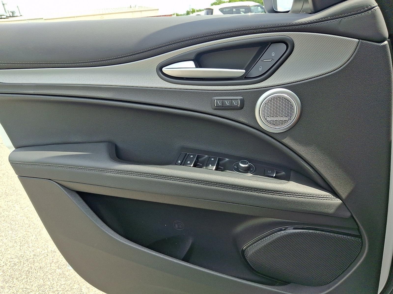 2025 Alfa Romeo Stelvio AWD