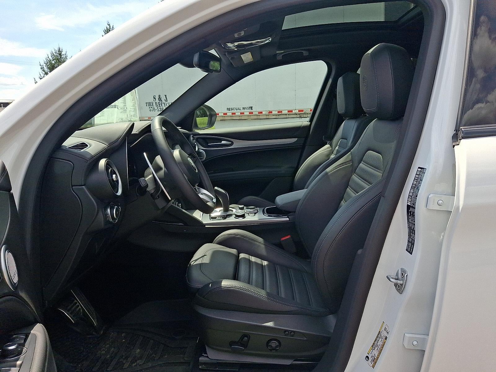 2025 Alfa Romeo Stelvio AWD