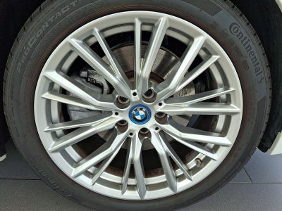 2023 BMW 330e xDrive Plug-In Hybrid