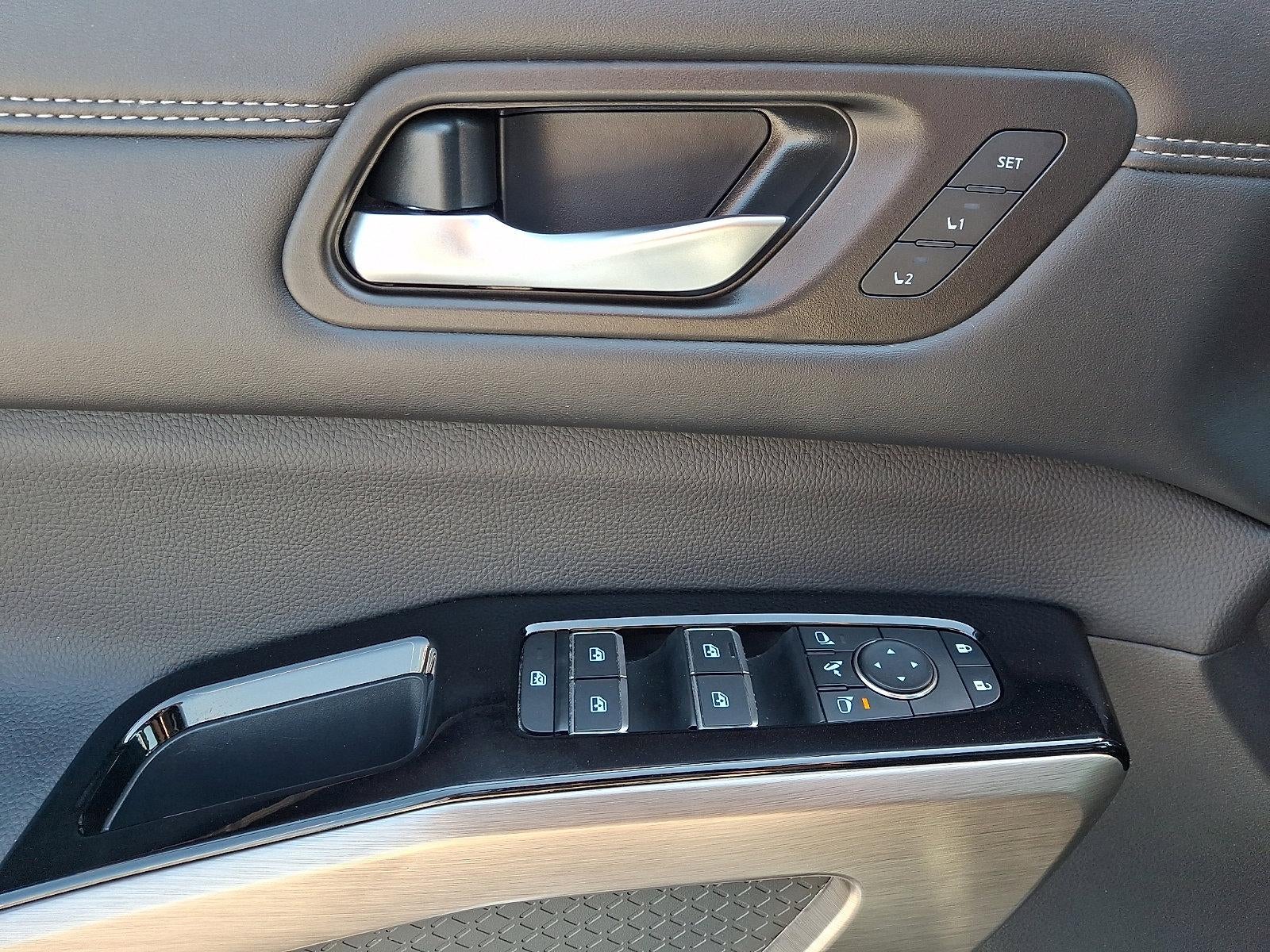 2025 Nissan Pathfinder Platinum 4WD