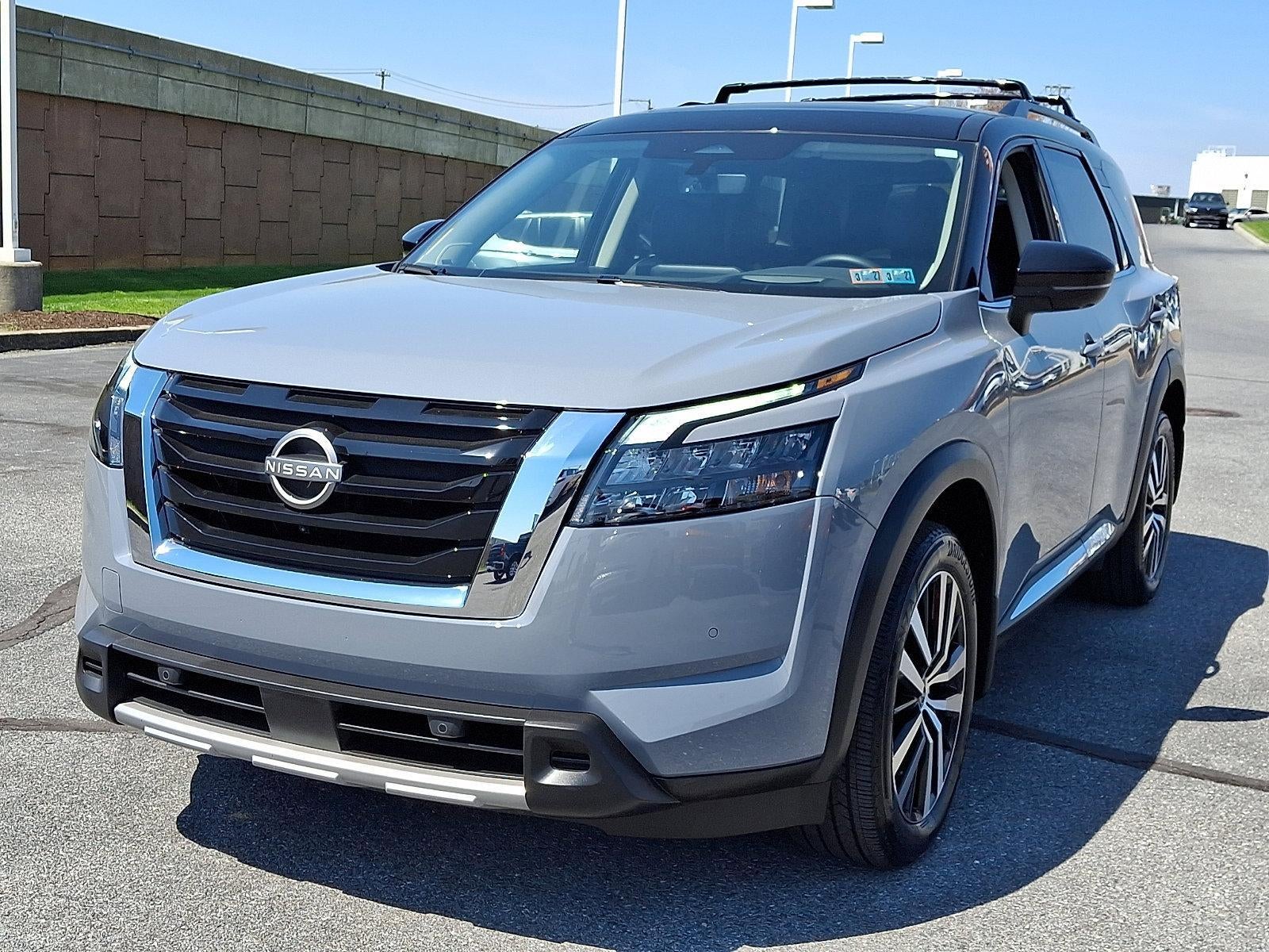 2025 Nissan Pathfinder Platinum 4WD