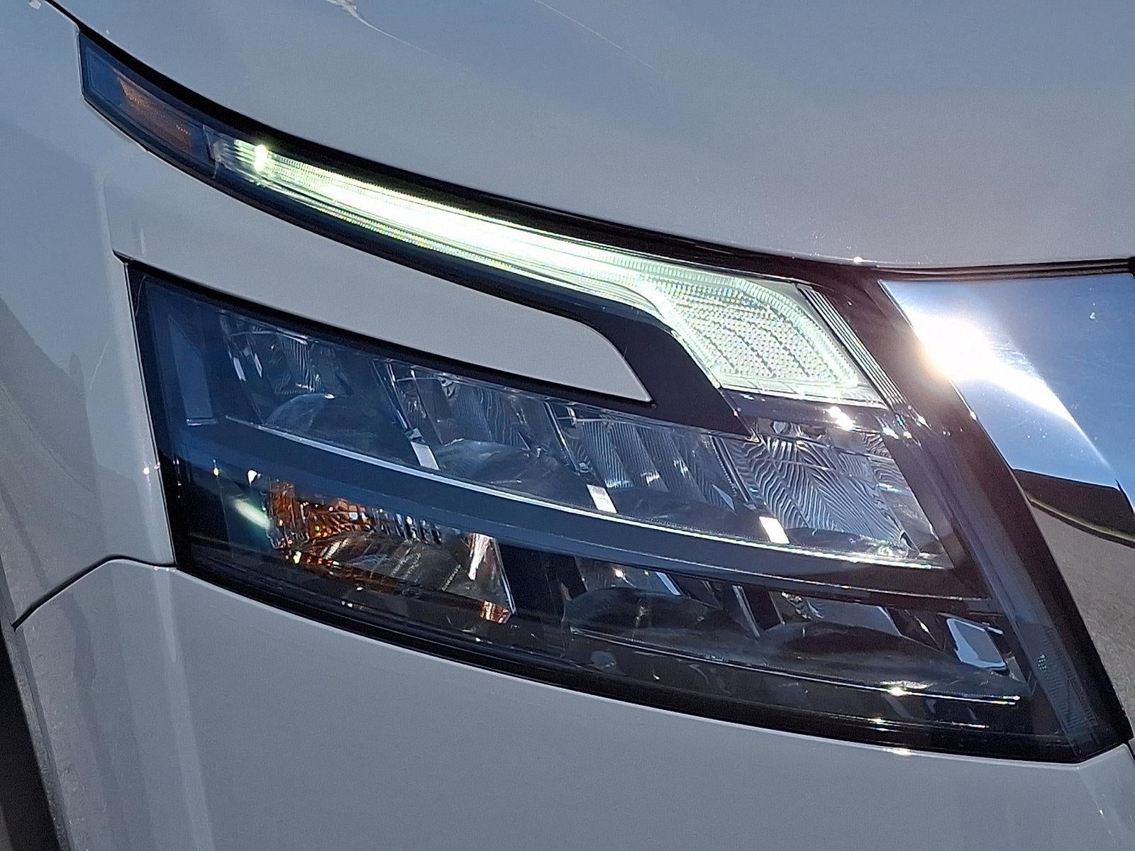 2025 Nissan Pathfinder Platinum 4WD