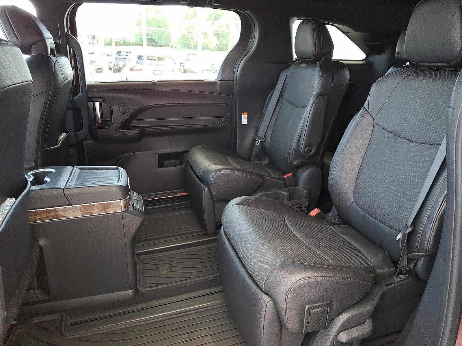 2025 Toyota Sienna Platinum AWD 7-Passenger (GS)