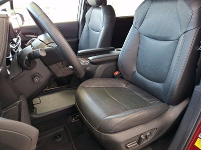 2025 Toyota Sienna Platinum AWD 7-Passenger (GS)
