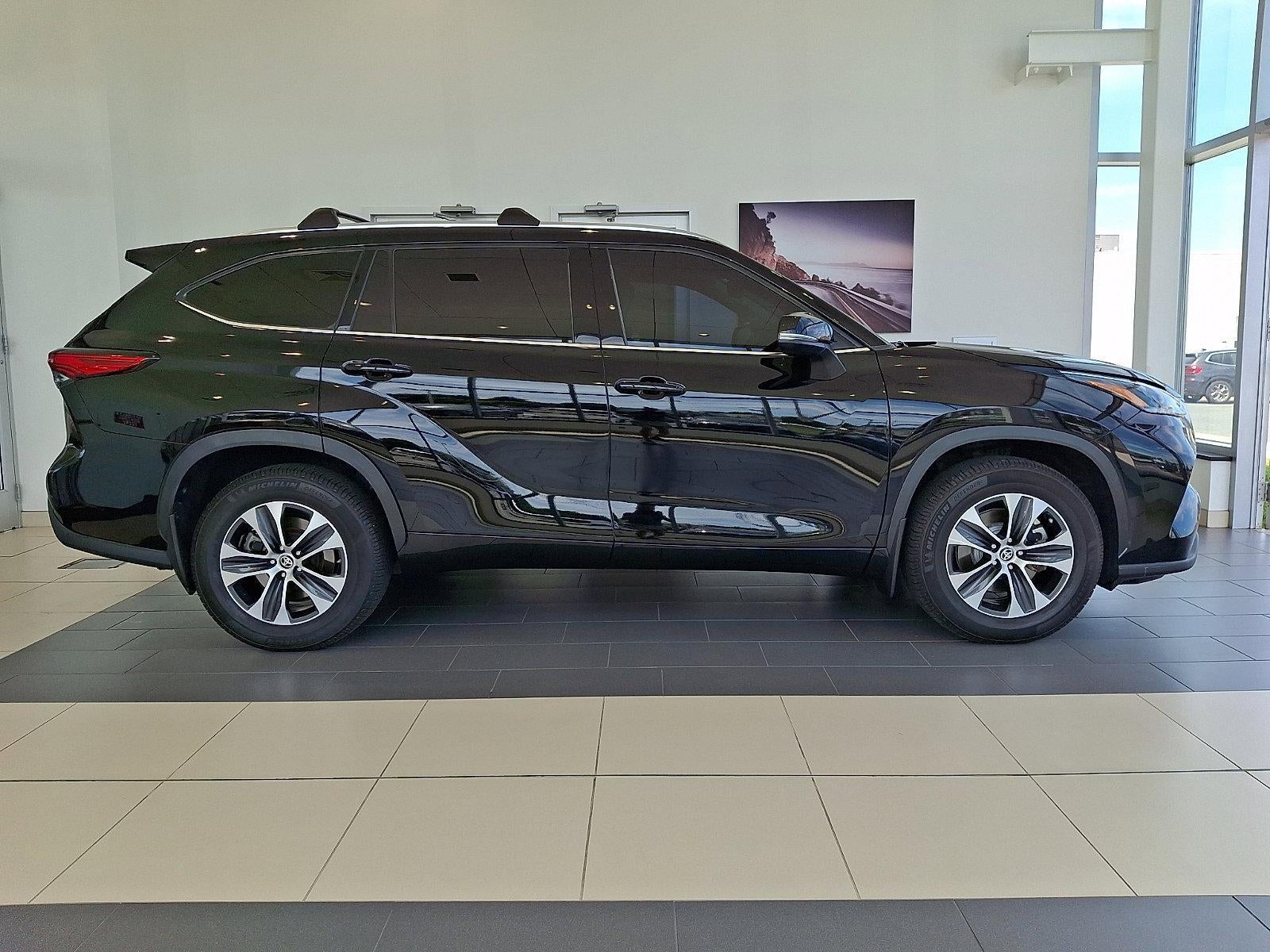 2021 Toyota Highlander XLE AWD (Natl)